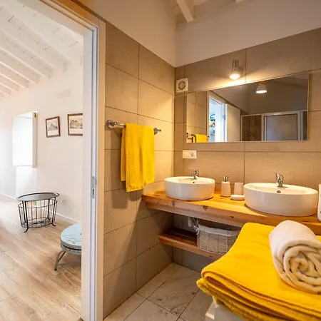 Villa Liiiving In Azores - Main House Foros