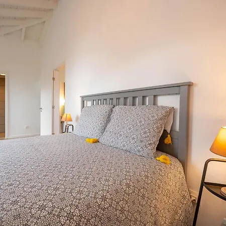 Liiiving In Azores - Main House Villa Foros
